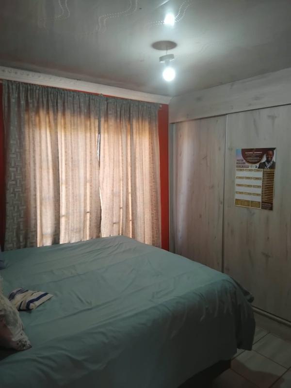 2 Bedroom Property for Sale in Protea Glen Gauteng