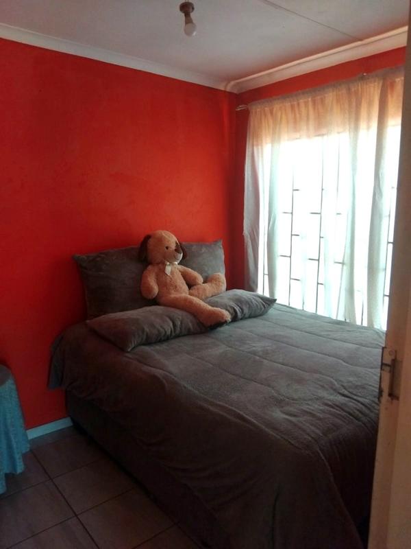 2 Bedroom Property for Sale in Protea Glen Gauteng