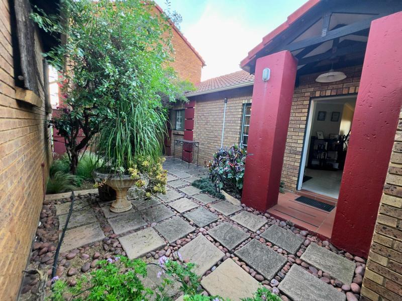 2 Bedroom Property for Sale in Moreleta Park Gauteng