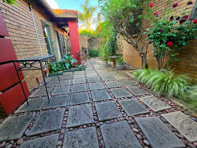 2 Bedroom Property for Sale in Moreleta Park Gauteng