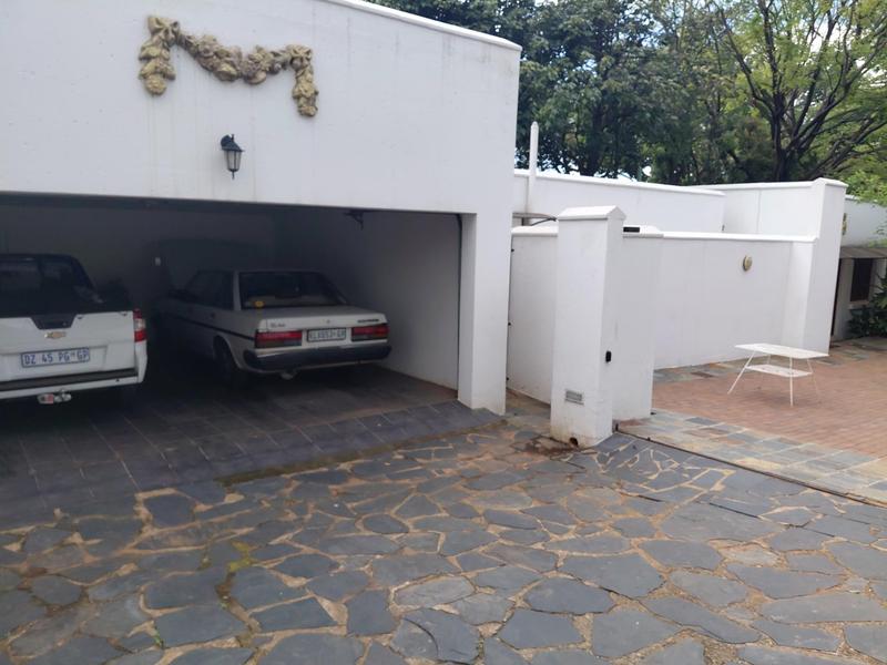 6 Bedroom Property for Sale in Illovo Gauteng