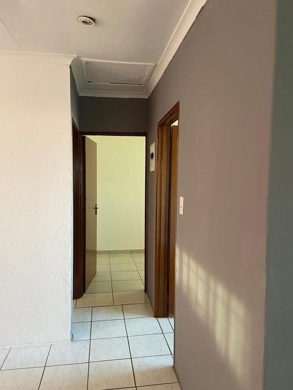 To Let 2 Bedroom Property for Rent in Protea Glen Gauteng