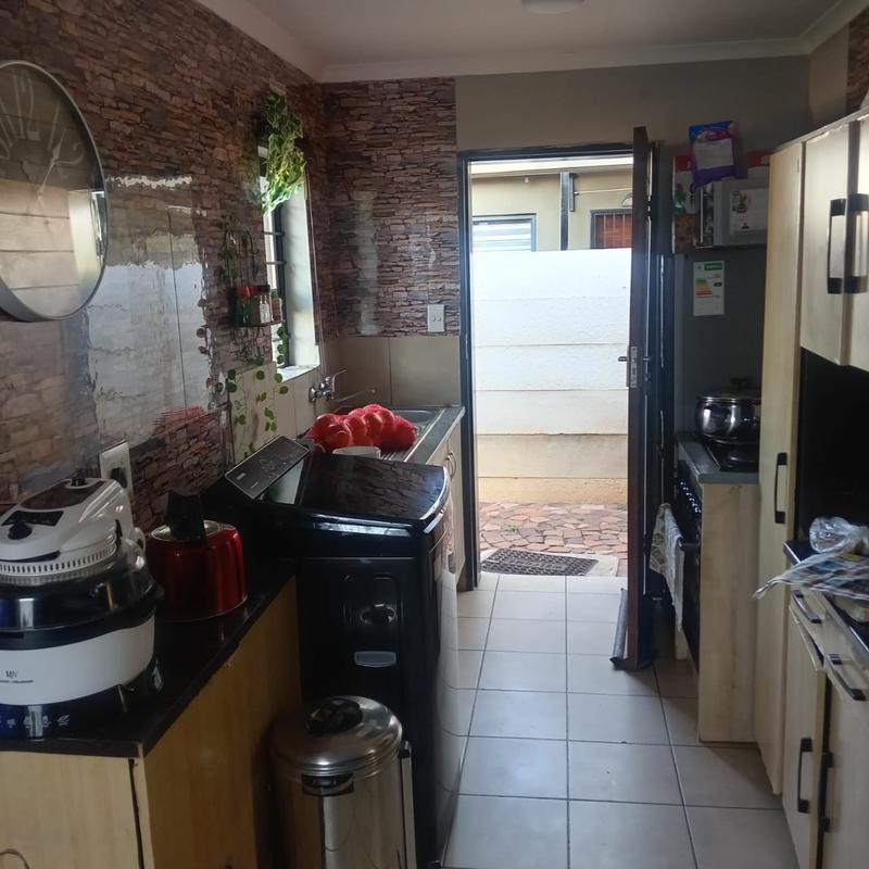 To Let 3 Bedroom Property for Rent in Protea Glen Gauteng
