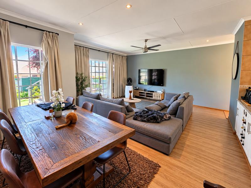 2 Bedroom Property for Sale in Glen Marais Gauteng