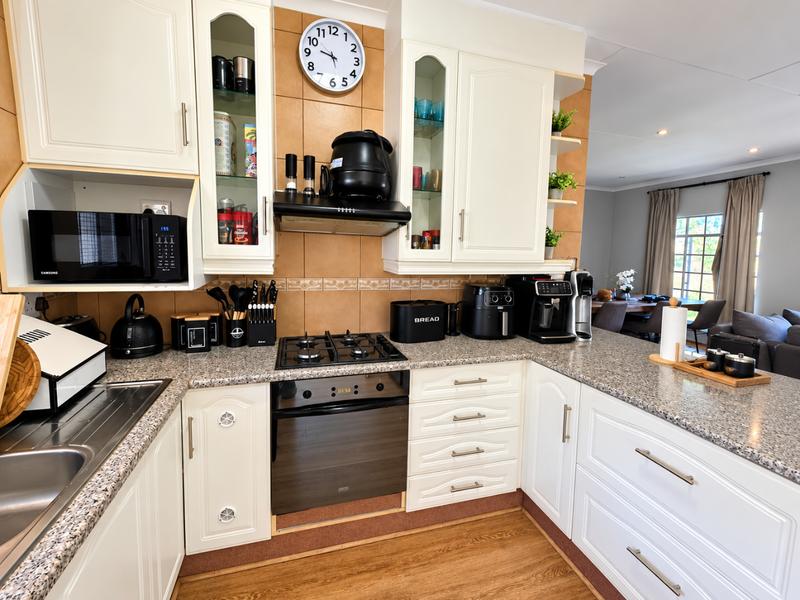 2 Bedroom Property for Sale in Glen Marais Gauteng