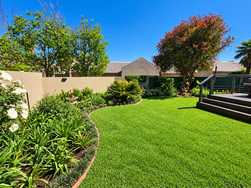 2 Bedroom Property for Sale in Glen Marais Gauteng