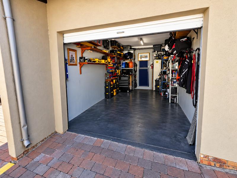 2 Bedroom Property for Sale in Glen Marais Gauteng