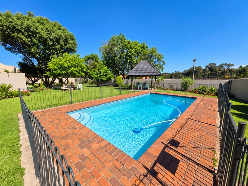 2 Bedroom Property for Sale in Glen Marais Gauteng