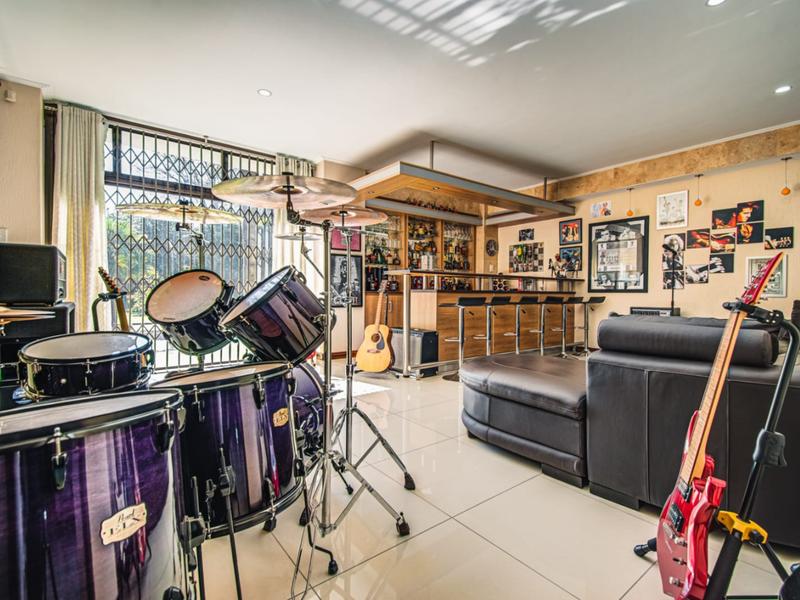 5 Bedroom Property for Sale in Terenure Gauteng