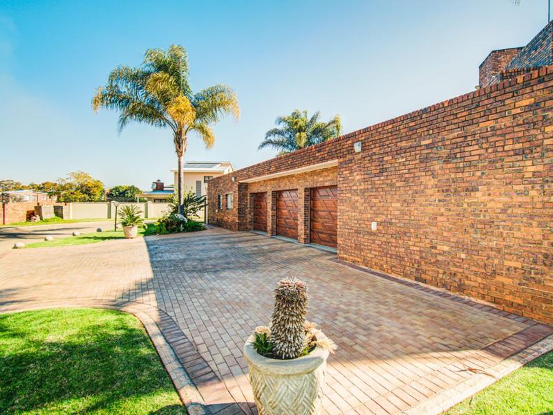 5 Bedroom Property for Sale in Terenure Gauteng