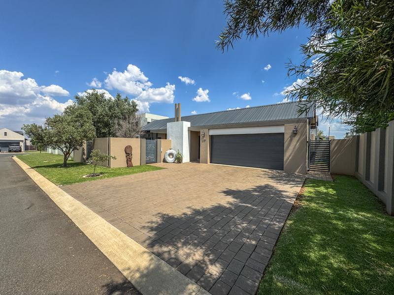 3 Bedroom Property for Sale in Midstream Meadows Gauteng