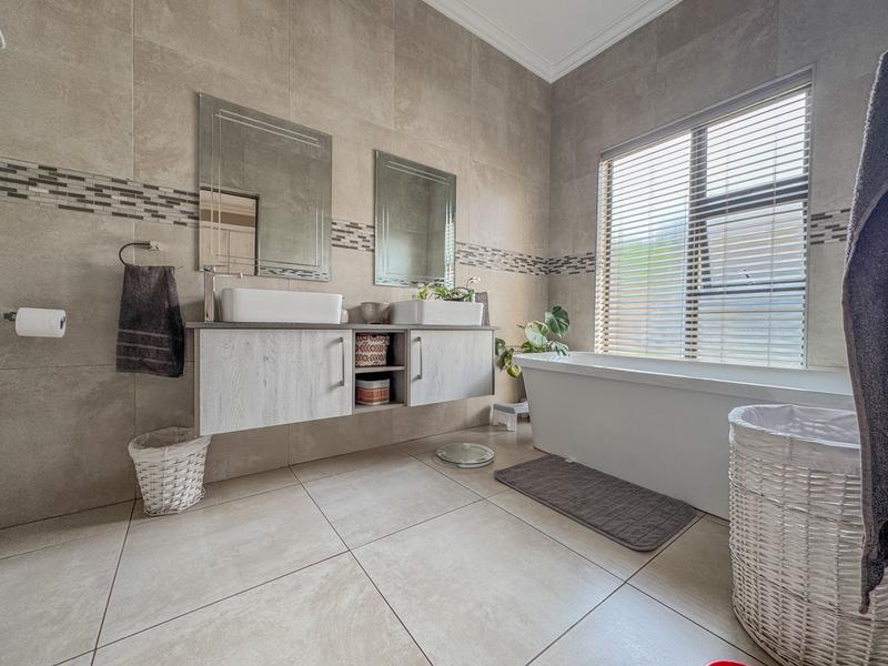 3 Bedroom Property for Sale in Midstream Meadows Gauteng
