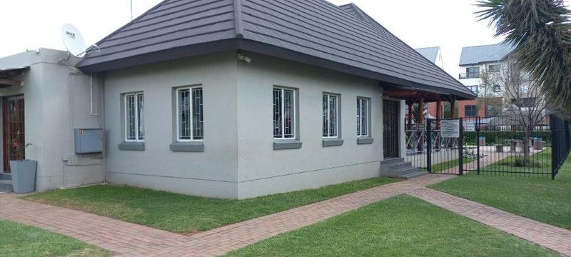 To Let 3 Bedroom Property for Rent in Greenstone Hill Gauteng