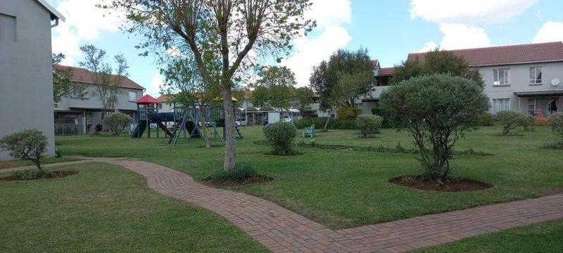 To Let 3 Bedroom Property for Rent in Greenstone Hill Gauteng