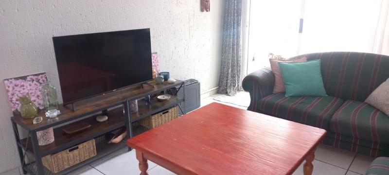 To Let 3 Bedroom Property for Rent in Greenstone Hill Gauteng