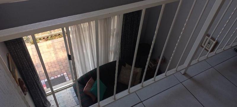 To Let 3 Bedroom Property for Rent in Greenstone Hill Gauteng