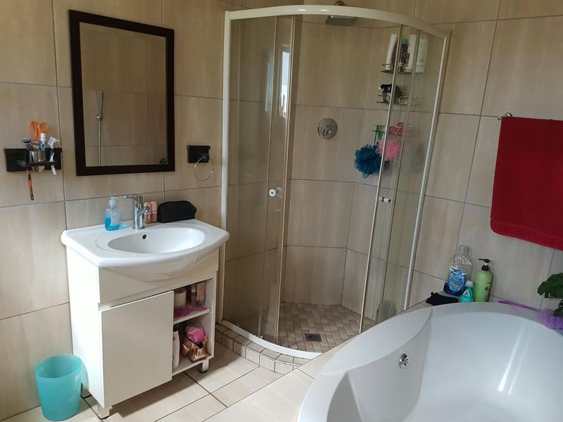 3 Bedroom Property for Sale in Sunnyridge Gauteng