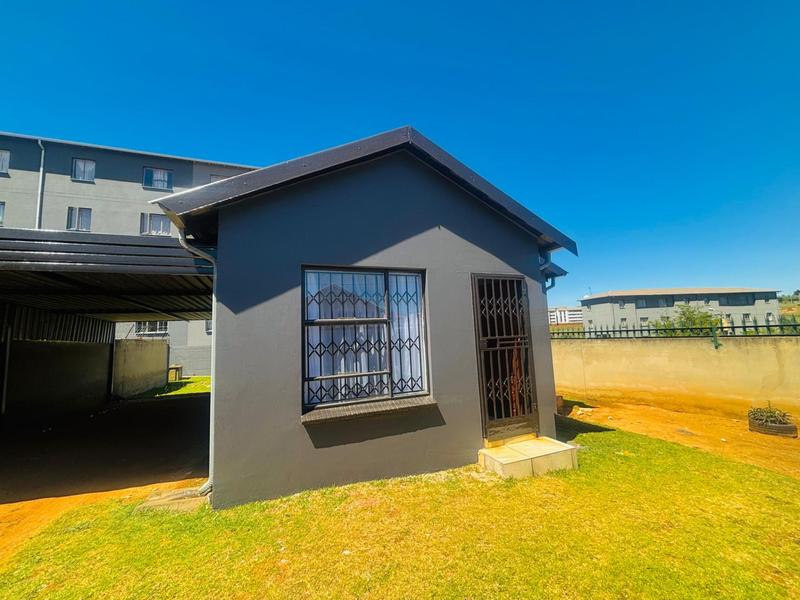 3 Bedroom Property for Sale in Fleurhof Gauteng