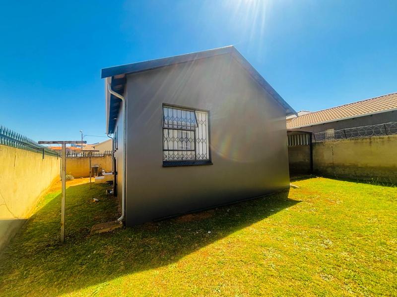 3 Bedroom Property for Sale in Fleurhof Gauteng