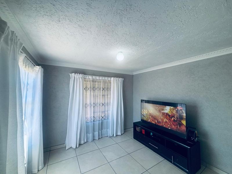 3 Bedroom Property for Sale in Fleurhof Gauteng