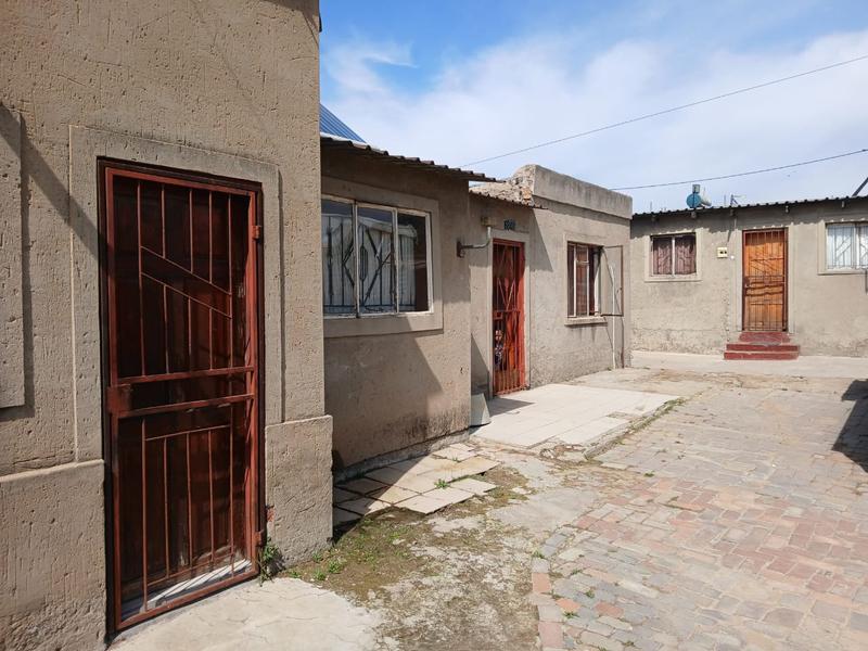 10 Bedroom Property for Sale in Olievenhoutbosch Gauteng