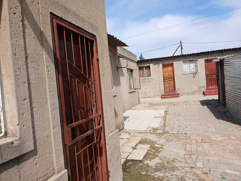 10 Bedroom Property for Sale in Olievenhoutbosch Gauteng