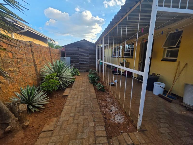 3 Bedroom Property for Sale in Greenhills Gauteng