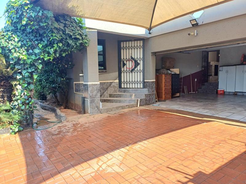 4 Bedroom Property for Sale in Laudium Gauteng