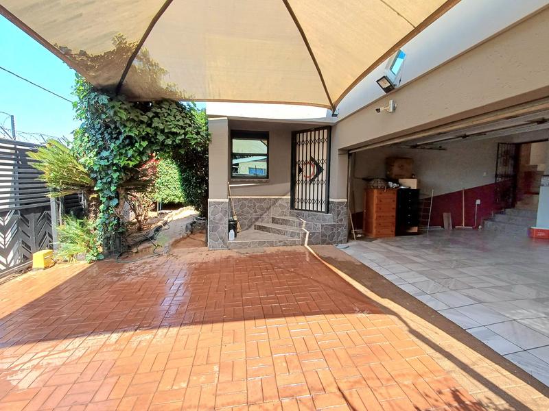 4 Bedroom Property for Sale in Laudium Gauteng