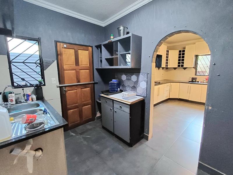 4 Bedroom Property for Sale in Laudium Gauteng