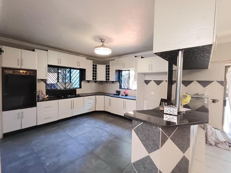 4 Bedroom Property for Sale in Laudium Gauteng