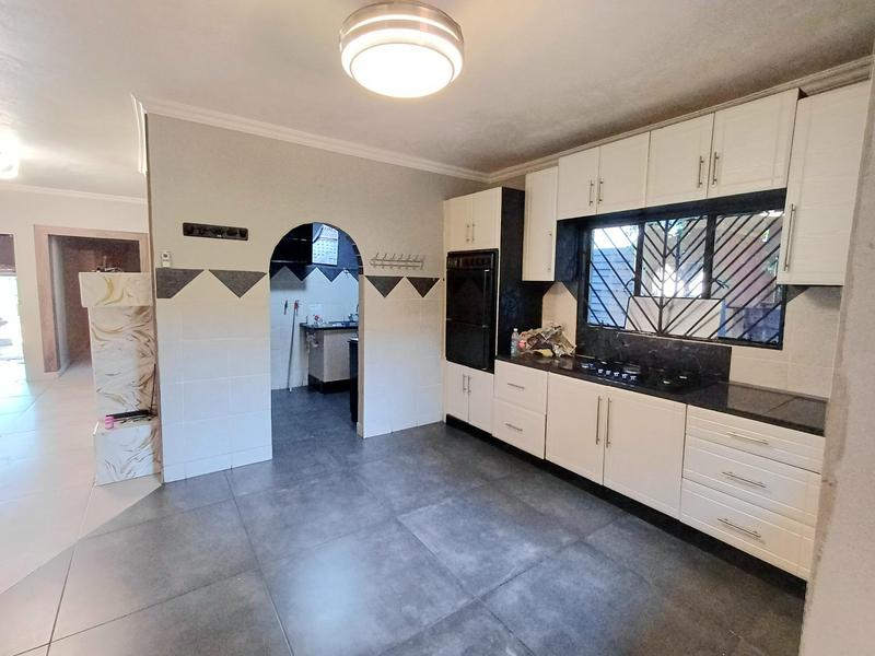 4 Bedroom Property for Sale in Laudium Gauteng