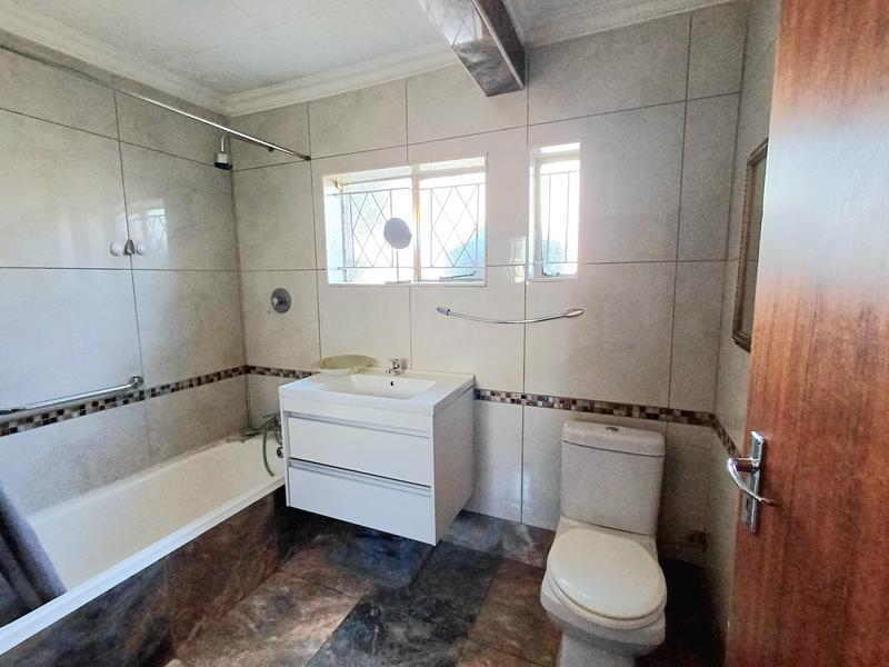4 Bedroom Property for Sale in Laudium Gauteng