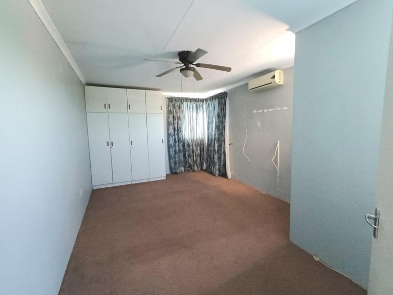 4 Bedroom Property for Sale in Laudium Gauteng
