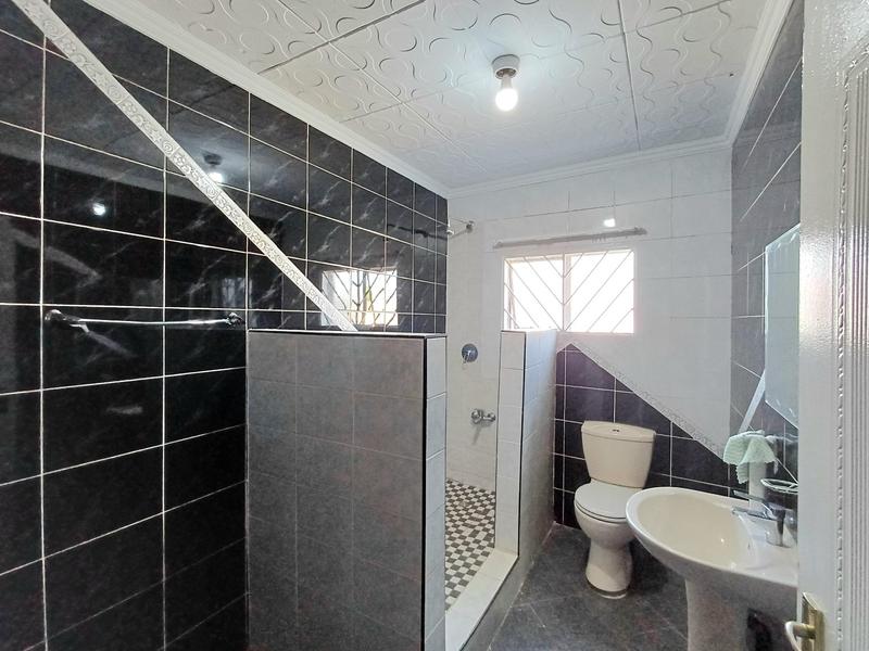 4 Bedroom Property for Sale in Laudium Gauteng