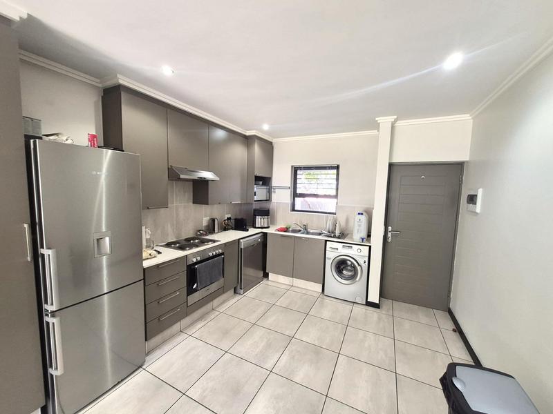 2 Bedroom Property for Sale in Barbeque Downs Gauteng