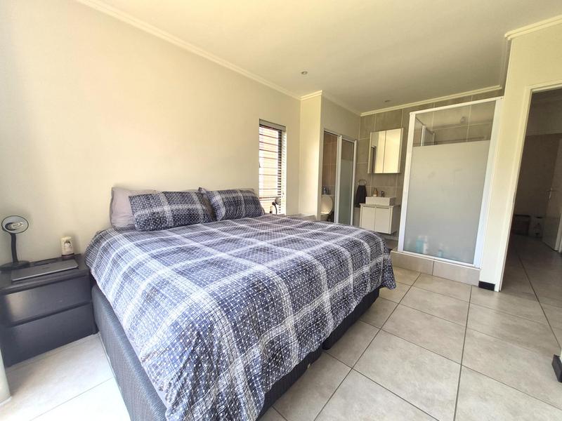 2 Bedroom Property for Sale in Barbeque Downs Gauteng