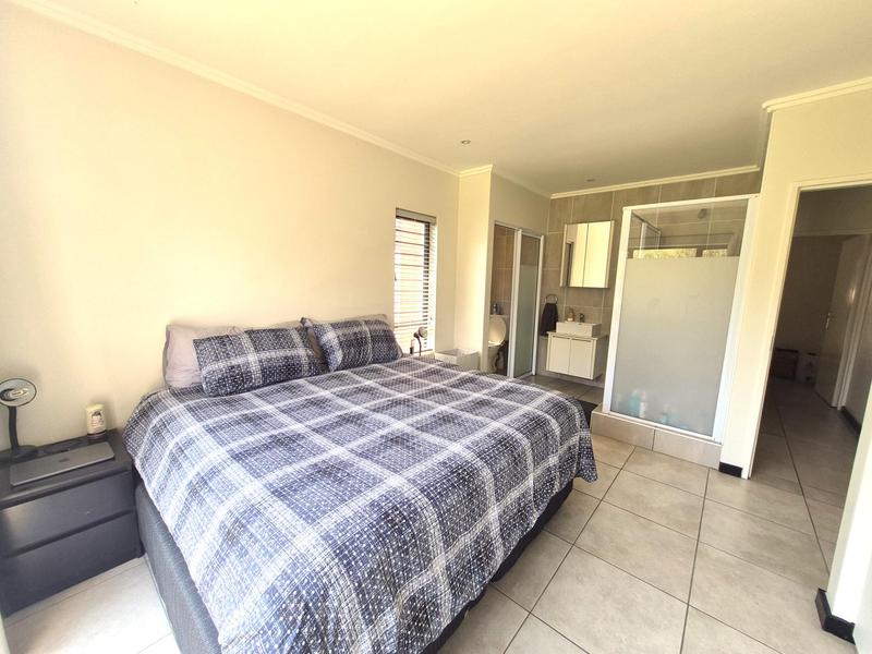 2 Bedroom Property for Sale in Barbeque Downs Gauteng