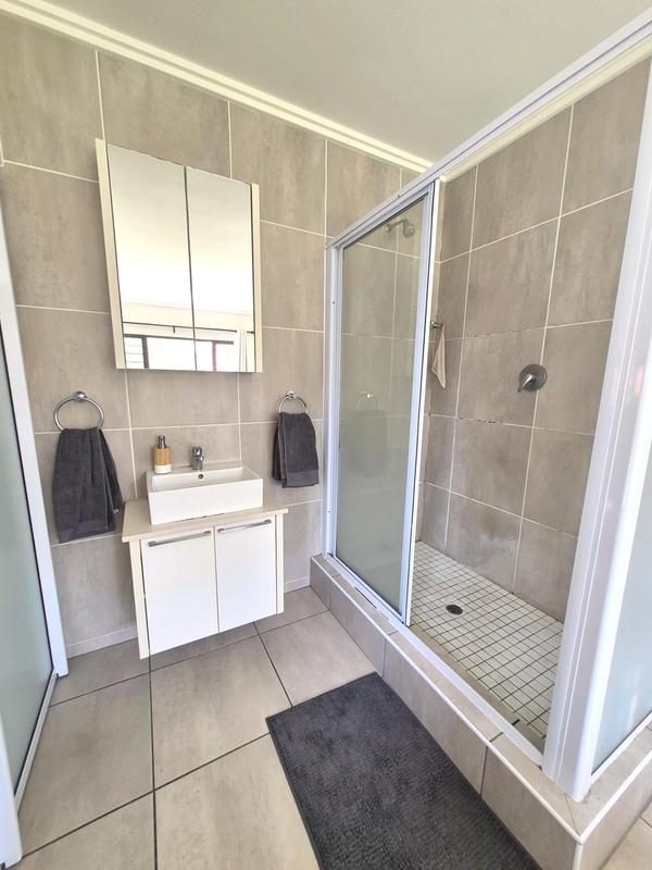 2 Bedroom Property for Sale in Barbeque Downs Gauteng