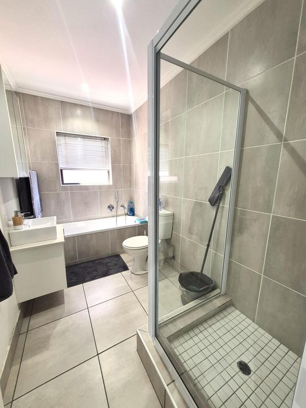 2 Bedroom Property for Sale in Barbeque Downs Gauteng