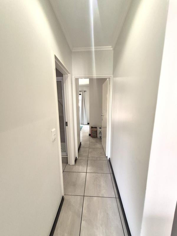 2 Bedroom Property for Sale in Barbeque Downs Gauteng