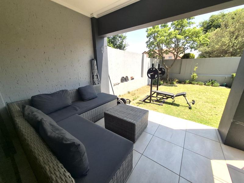 2 Bedroom Property for Sale in Barbeque Downs Gauteng