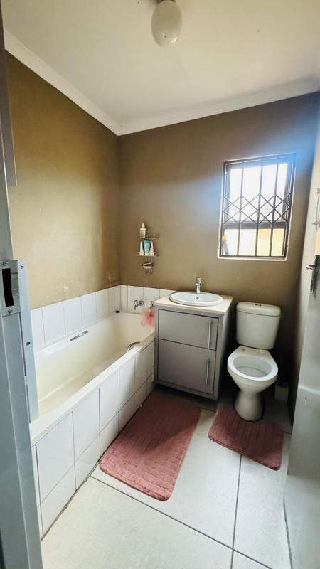 To Let 3 Bedroom Property for Rent in Windmill Park Gauteng