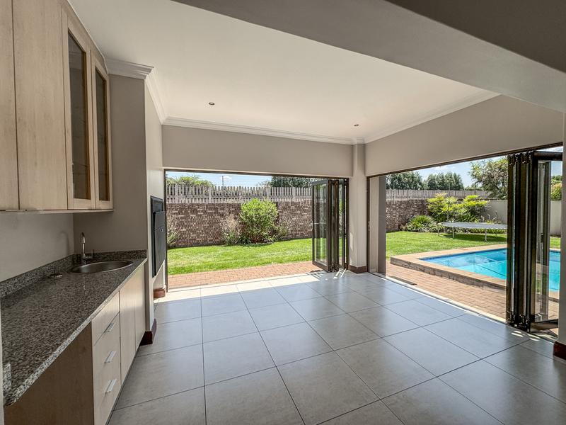 3 Bedroom Property for Sale in Midstream Ridge Gauteng