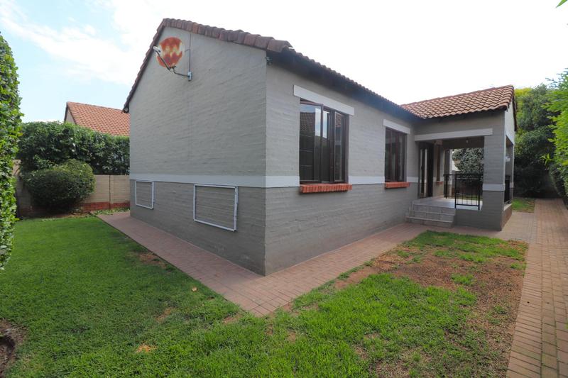 2 Bedroom Property for Sale in Bloubosrand Gauteng