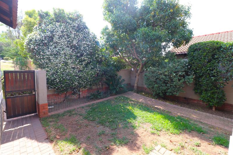 2 Bedroom Property for Sale in Bloubosrand Gauteng