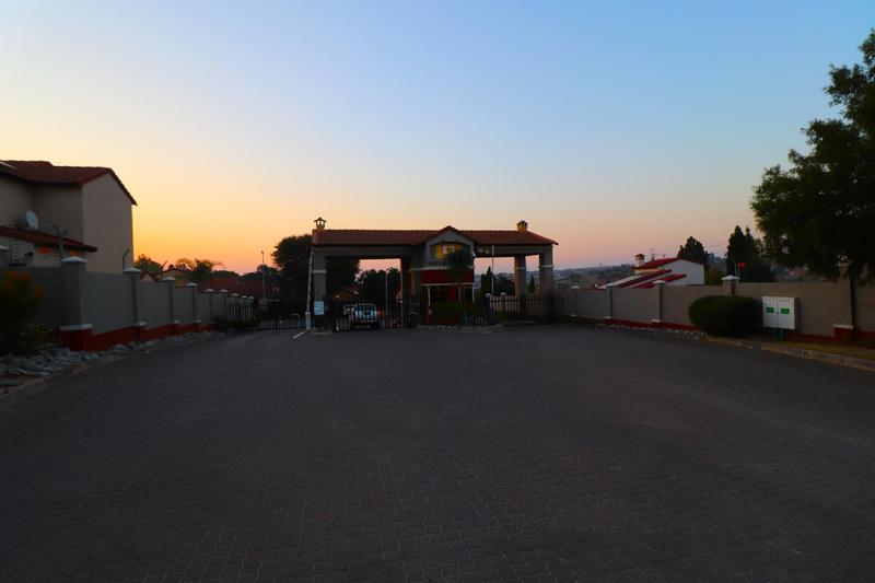 2 Bedroom Property for Sale in Bloubosrand Gauteng