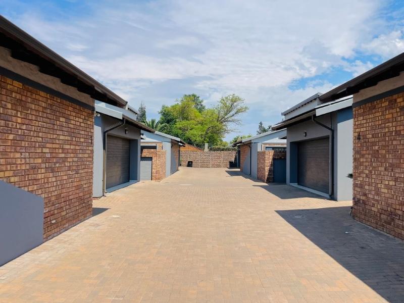 3 Bedroom Property for Sale in Brackenhurst Gauteng