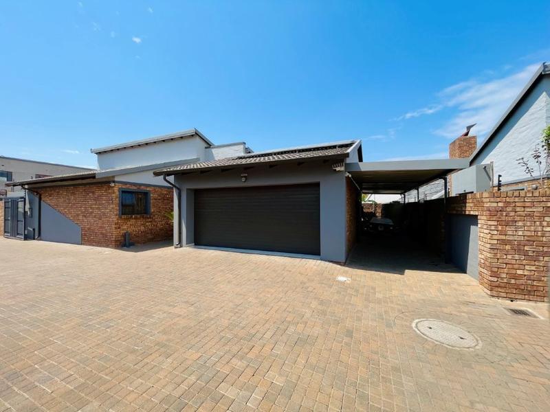 3 Bedroom Property for Sale in Brackenhurst Gauteng