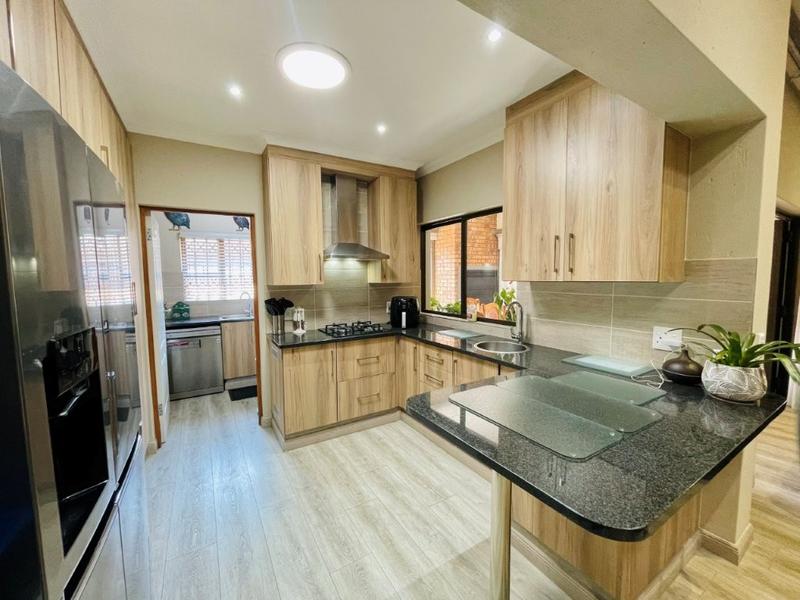 3 Bedroom Property for Sale in Brackenhurst Gauteng